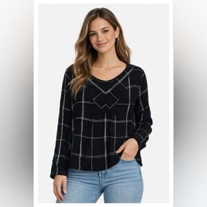 4/$20 Old Navy Black Plaid Top